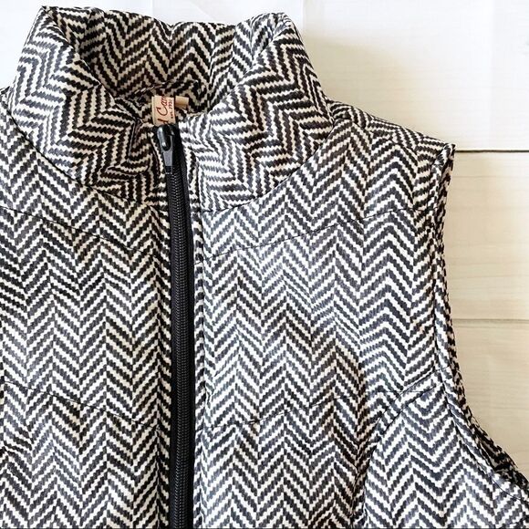 Red Camel Herringbone Puffer Vest - Size XS - Picture 2 of 7